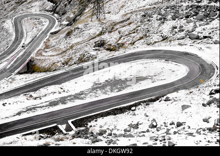 Scène d'hiver avec Transfagarasan mountain road Banque D'Images