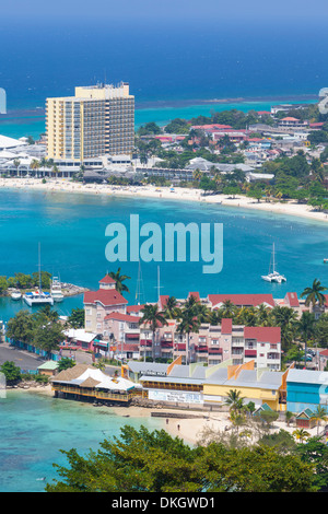 Des Vue sur Ville et le littoral, Ocho Rios, Jamaïque, Antilles, Caraïbes, Amérique Centrale Banque D'Images