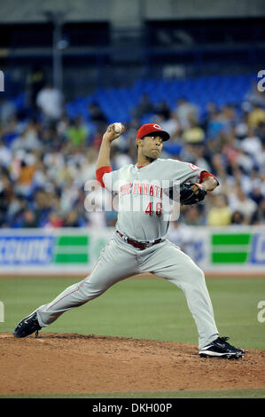 Le 23 juin 2009 - Toronto, Ontario, Canada - 23 juin 2009 : Cincinnati Reds le lanceur partant Carlos Fisher (46) en action au cours de la MLB match entre les Blue Jays de Toronto et les Reds de Cincinnati. Les Blue Jays a battu les Reds 7-5, dans le match joué au Centre Rogers de Toronto, ON (crédit Image : © Adrian Gauthier/ZUMApress.com) Southcreek/mondial Banque D'Images