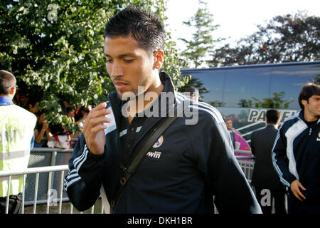 06 août 2009 - Toronto, Ontario, Canada - 6 août 2009 : Défenseur Garay arrive pour la pratique avec le Real Madrid FC de la Liga en Espagne un jour avant leur match amical contre le FC de Toronto de la MLS au BMO Field à Toronto, Ontario. (Crédit Image : © Steve Southcreek Dormer/global/ZUMApress.com) Banque D'Images