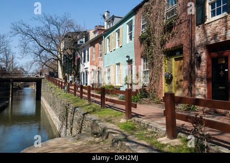 Les vieilles maisons le long de la C&O Canal, Georgetown, Washington, D.C., États-Unis d'Amérique, Amérique du Nord Banque D'Images