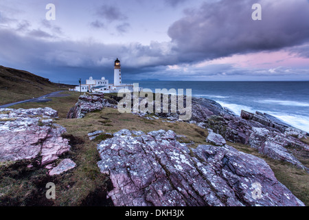 Rubha Reidh Lighthouse à l'aube, Melvaig, Wester Ross, Highlands, Scotland Banque D'Images