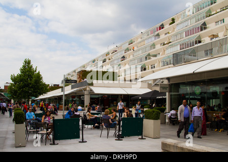 Les magasins du centre du Nouveau-Brunswick et des appartements dans le centre de Londres Banque D'Images