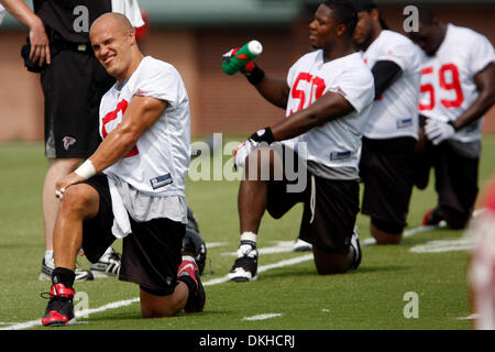 10 juin 2009 : Atlanta Falcons linebacker Coy Wire (52) s'étend au gré des Falcons d'Atlanta, Ga. à Flowery Branch (crédit Image : © Daniel Shirey/ZUMApress.com) Southcreek/mondial Banque D'Images