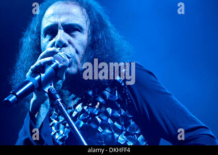 Le ciel et l'enfer le chanteur Ronnie James Dio au chant. Le concert a eu lieu au Pavillon du Journal à Albuquerque, NM. (Crédit Image : © Long Nuygen/global/ZUMApress.com) Southcreek Banque D'Images