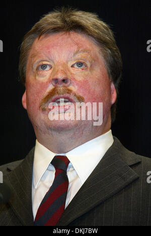 SIMON WESTON.Guerre des Malouines victime.TCONSERVATIVE.2002 CONFÉRENCE CONFÉRENCE CONSERVATEUR 2002.09/10/2002.DI435.ALLSTAR CRÉDIT :/ Banque D'Images