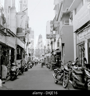 Dans la ville de Chennai Madras au Tamil Nadu en Inde de l'Est en Asie du Sud. Ville villes urbaines rue chemin Indian Culture Histoire Temple Hindou billet Banque D'Images