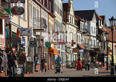 Altstadtstrasse, Ul. Stanislawa Dubois, Kolobrzeg, Pologne Banque D'Images