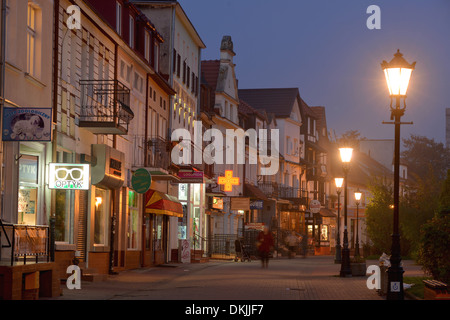 Altstadtstrasse, Ul. Stanislawa Dubois, Kolobrzeg, Pologne Banque D'Images