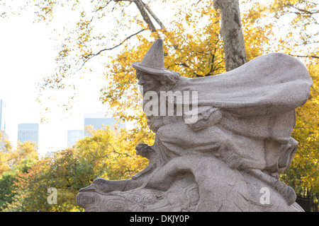 Statue de la mère l'OIE, Central Park en automne, NYC Banque D'Images