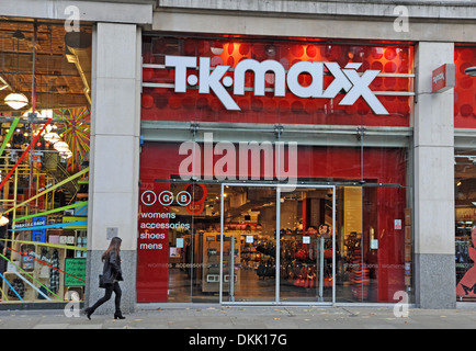 T.K. Maxx bon marché magasin de mode à Kensington High Street Londres W8 Royaume-Uni Banque D'Images