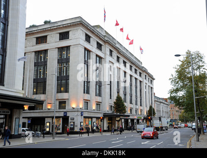 Kensington High Street Londres W8 UK Banque D'Images