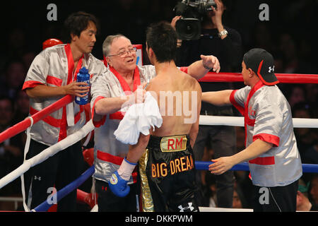 Tokyo, Japon. 6e déc, 2013. Ryota Murata (JPN) Boxing : le poids moyen 8R bout entre Ryota Murata - Dave Peterson au Ryogoku Kokugikan à Tokyo, au Japon . Credit : AFLO SPORT/Alamy Live News Banque D'Images