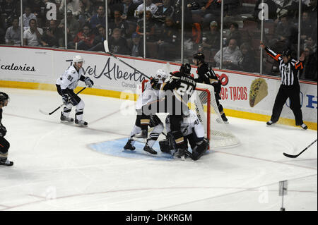 Nov 19, 2009 - Anaheim, Californie, USA - NHL Hockey - les Ducks d'Anaheim a battu le Lightning de Tampa Bay 4 à 3 en prolongation. (Crédit Image : © Scott Mitchell/ZUMA Press) Banque D'Images