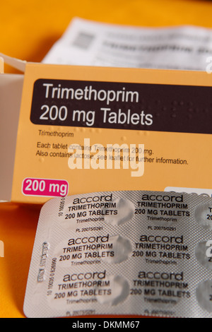 Antibiotique TRIMÉTHOPRIME 200mg comprimés et d'emballage Banque D'Images