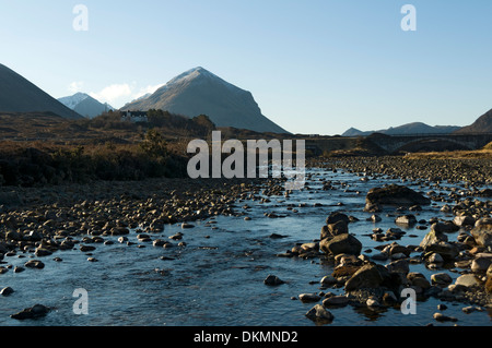 Marsco dans la Red Cuillin Hills, de Sligachan, île de Skye. Région des Highlands, Ecosse, Royaume-Uni. Banque D'Images