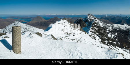 Le sommet de Bruach na Frith (958m) dans la montagnes Cuillin, Isle of Skye, Scotland, UK. À l'égard Sgurr nan Gillean. Banque D'Images