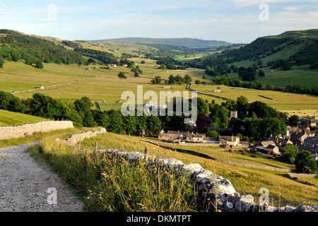 Kettlewell village niché dans le haut de gamme de Wharfedale, Yorkshire Dales National Park, England Banque D'Images