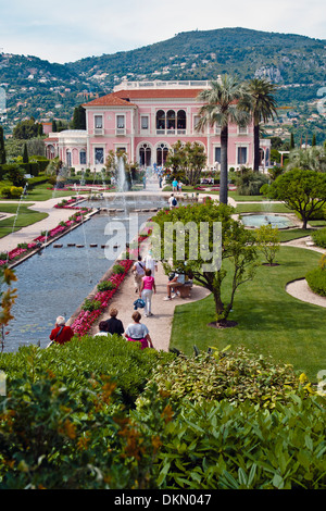 Vue avant de la Villa Ephrussi de Rothschild, Nice, Côte d'Azur, France Banque D'Images