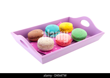 Macarons colorés sur le bac français Banque D'Images