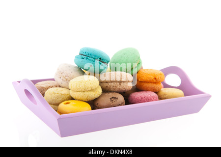 Français bac colorées isolé sur fond blanc macarons Banque D'Images