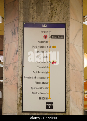 La carte système tube roumain à Bucarest, Roumanie Banque D'Images