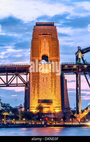 Pont de Sydney dans le crépuscule, l'Australie Banque D'Images