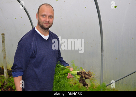 Simon Rogan, chef et propriétaire du restaurant étoilé au Michelin, L'enclume sur sa ferme de Cumbria Banque D'Images