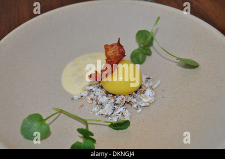 La nourriture de Simon Rogan's award winning restaurant L'enclume en Cumbria Banque D'Images