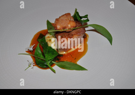 La nourriture de Simon Rogan's award winning restaurant L'enclume en Cumbria Banque D'Images