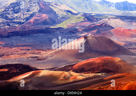 USA, Hawaii, Maui, Parc National de Haleakala, des cônes à l'intérieur de cratère de Haleakala Banque D'Images