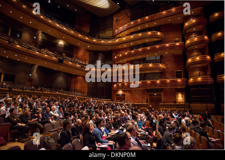 Donald Gordon théâtre dans le Wales Millennium Centre de Cardiff lors de la conception des services de conférence mondiale en 2013. Banque D'Images