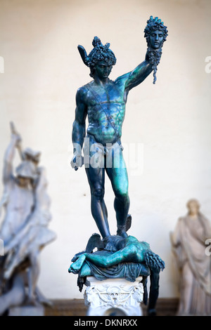 Statue de Persée avec la tête de la méduse. La Piazza della Signoria. Florence, Toscane, Italie, Europe. Banque D'Images