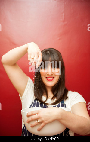 Lyne-Perkis Beca qui était un candidat à la Great British Bake Off série télévisée sur BBC2. Banque D'Images