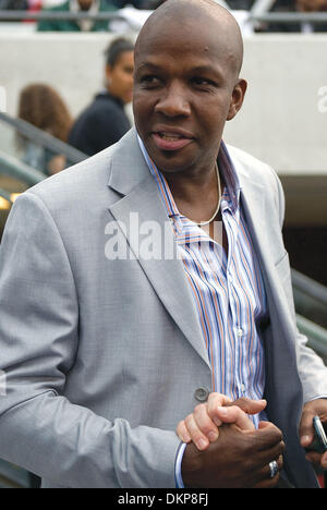11 juin 2009 - Toronto, Ontario, Canada - 11 juin 2009 : ancien détenteur du record du monde au 100 m Mens sprint et médaillé d'or aux Jeux Olympiques d'Atlanta en 1996, Donovan Bailey a fait une apparition à l'Université de Toronto, le Festival de l'excellence. (Crédit Image : © Global/ZUMApress.com) Southcreek Banque D'Images