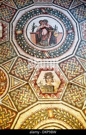 Mosaïque romaine dans la chambre, la Villa Romana del Casale, Piazza Armerina, Sicile, Italie Banque D'Images