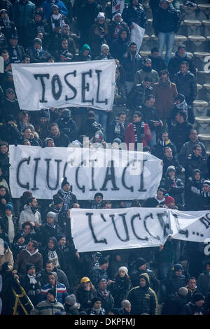 Bologne, Italie. 6e déc, 2013. Football / Soccer fans Juventus : Italien 'Serie' un match entre Bologne 0-2 la Juventus au Stadio Renato Dall'ara de Bologne, Italie . © Maurizio Borsari/AFLO/Alamy Live News Banque D'Images