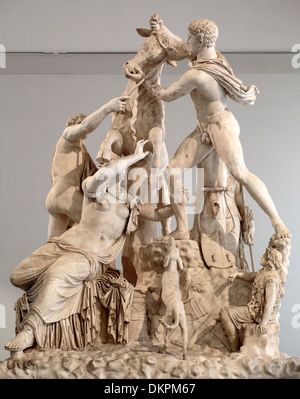 Statue de taureau Farnèse (Toro Farnese), Musée Archéologique National, Naples, Campanie, Italie Banque D'Images