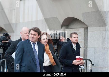 Old Bailey, London, UK. 9Th Mar, 2013. Le procès de l'ancien chef de l'exécutif International Actualités Rebekah Brooks, Andy Coulson et d'autres liées à des soupçons de piratage téléphonique à l'ancienne news journal du monde, continue à l'Old Bailey, London. Credit : Lee Thomas/Alamy Live News Banque D'Images