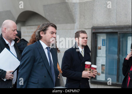 Old Bailey, London, UK. 9Th Mar, 2013. Le procès de l'ancien chef de l'exécutif International Actualités Rebekah Brooks, Andy Coulson et d'autres liées à des soupçons de piratage téléphonique à l'ancienne news journal du monde, continue à l'Old Bailey, London. Credit : Lee Thomas/Alamy Live News Banque D'Images