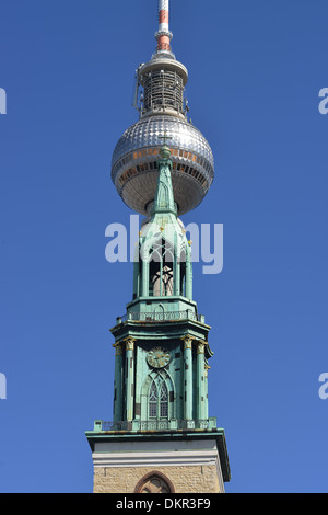 Fernsehturm, Marienkirche, Karl-Liebknecht-Strasse, Mitte, Berlin, Deutschland Banque D'Images