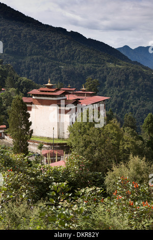 Trongsa Dzong, Bhoutan, surplombant la vallée de la rivière Mangde Banque D'Images