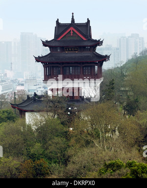 Bâtiment historique et les toits de Shanghai, une grande ville en Chine Banque D'Images