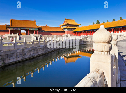 L'eau d'or intérieure qui traverse la cour extérieure, la Cité Interdite de Pékin, complexes, République populaire de Chine, l'Asie Banque D'Images