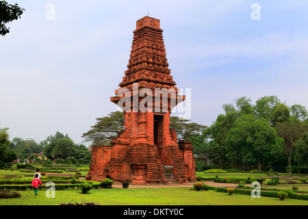 Bajang Ratu gate (14e siècle), près de Trowulan, Mojokerto, Java, Indonésie Banque D'Images