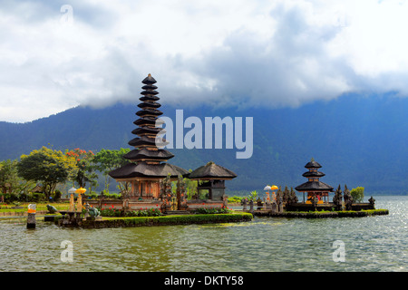 Pura Ulun Danu Bratan temple, Candikuning, lac Bratan, Bali, Indonésie Banque D'Images