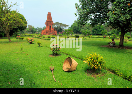 Bajang Ratu gate (14e siècle), près de Trowulan, Mojokerto, Java, Indonésie Banque D'Images