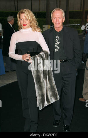 LINDA KOZLOWSKI & PAUL HOGAN.actrice et acteur.HOLLYWOOD, LOS ANGELES, USA.18/04/2001.BG96D6AC. Banque D'Images