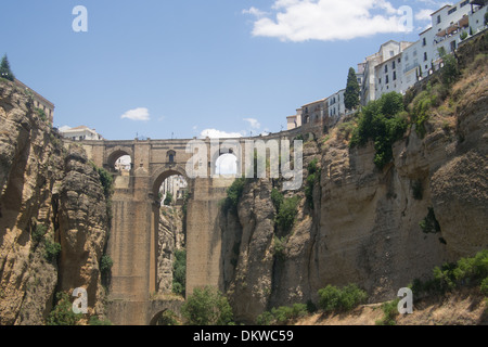 La gorge El Tajo et la 18e siècle 'Puente Nuevo' (nouveau pont), Ronda, Andalousie, Espagne Banque D'Images