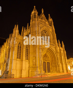 Bruxelles - Notre Dame du Sablon église gothique du sud de la nuit Banque D'Images